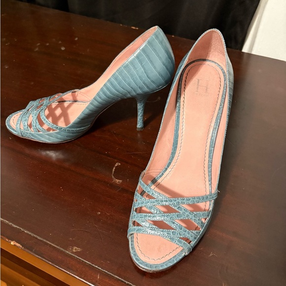 Tommy Hilfiger Blue Crisscross Heels with Pink Interior - Picture 9 of 12